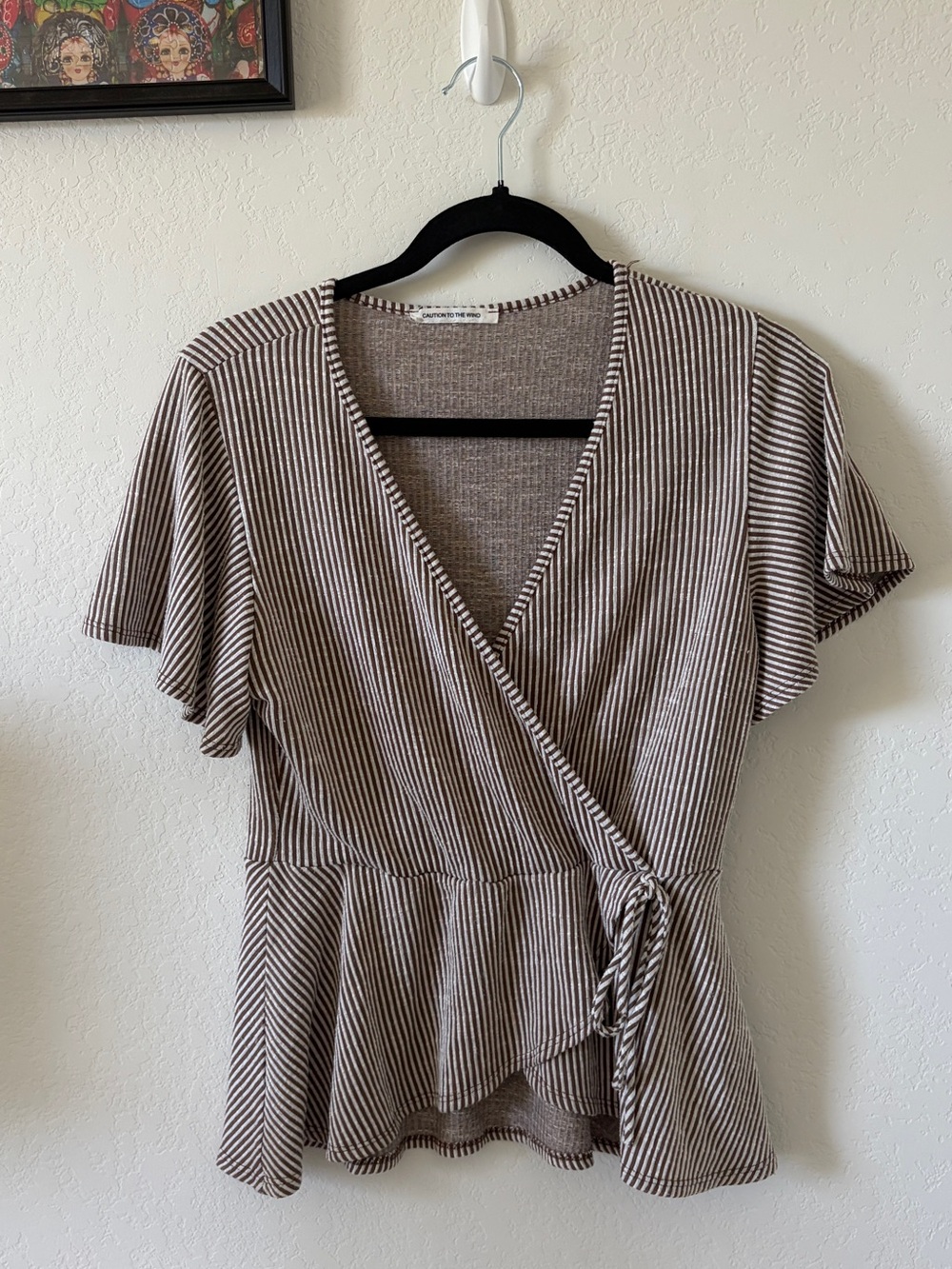 ANTHROPOLOGIE CAUTION TO THE WIND BROWN STRIPED WRAP PEPLUM TOP M FLUTTER TIE